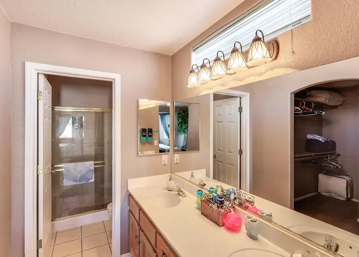 Cozy Havasu - Pool And Hot Tub Holiday home *