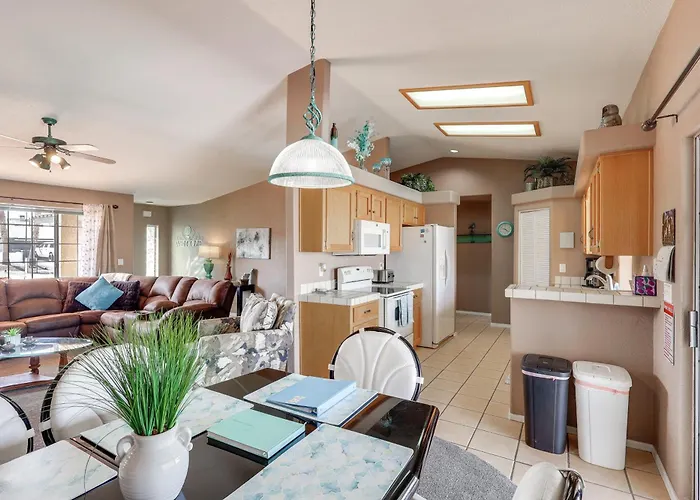 Cozy Havasu - Pool And Hot Tub Holiday home *