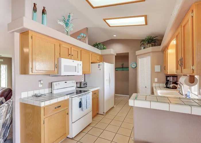 Cozy Havasu - Pool And Hot Tub Holiday home *